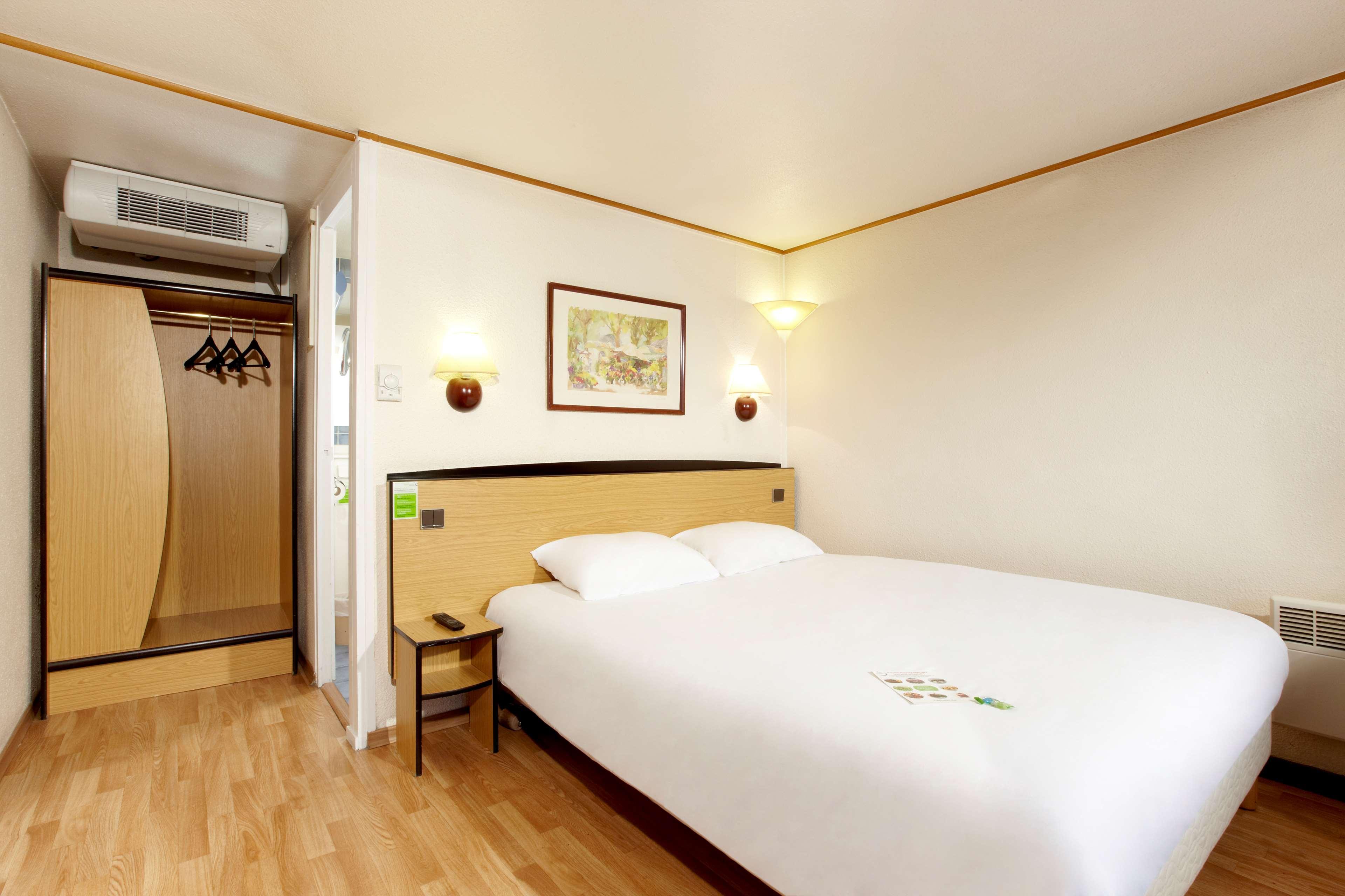 Campanile Marmande Hotel Bagian luar foto